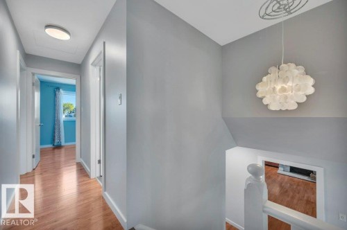 Looking towards additional bedrooms and bathroom - 895 Lee Ridge Road Nw, Edmonton, AB 