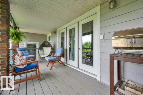 Composite deck overlooking large back-yard - 895 Lee Ridge Road Nw, Edmonton, AB 