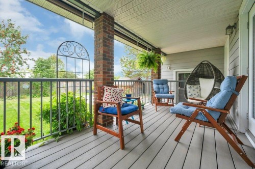 Composite deck overlooking large back-yard - 895 Lee Ridge Road Nw, Edmonton, AB 