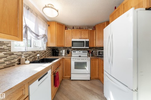 6007 37 Avenue Nw, Edmonton, AB 