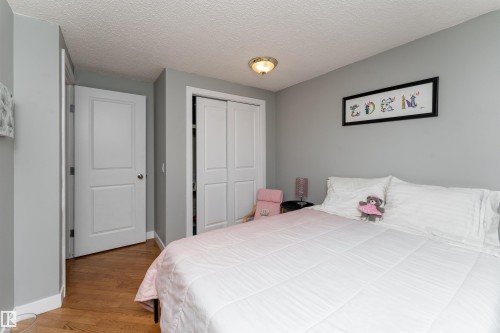6007 37 Avenue Nw, Edmonton, AB 
