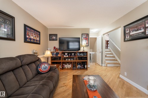 6007 37 Avenue Nw, Edmonton, AB 