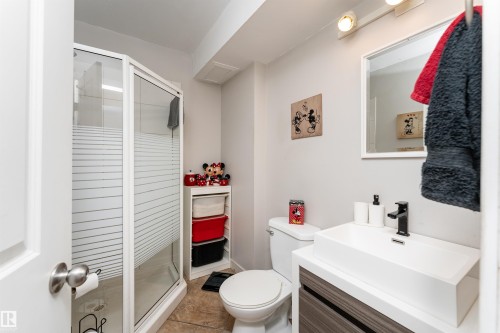 6007 37 Avenue Nw, Edmonton, AB 