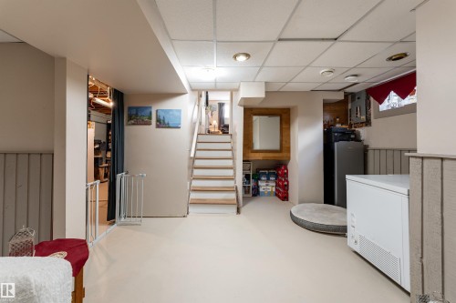 6007 37 Avenue Nw, Edmonton, AB 