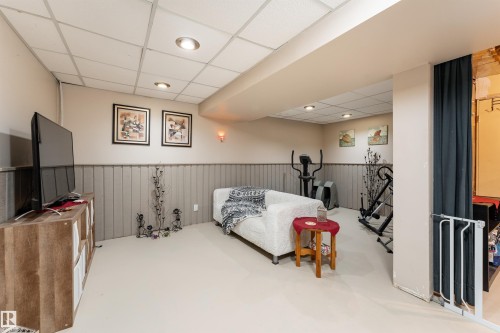 6007 37 Avenue Nw, Edmonton, AB 