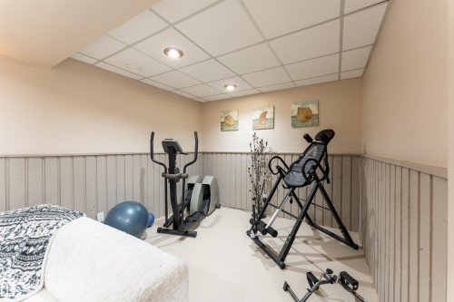 6007 37 Avenue Nw, Edmonton, AB 