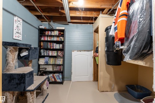 6007 37 Avenue Nw, Edmonton, AB 
