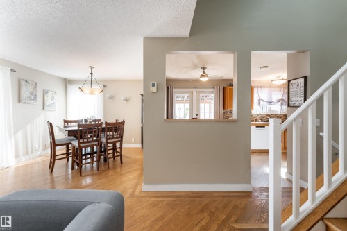 6007 37 Avenue Nw, Edmonton, AB 