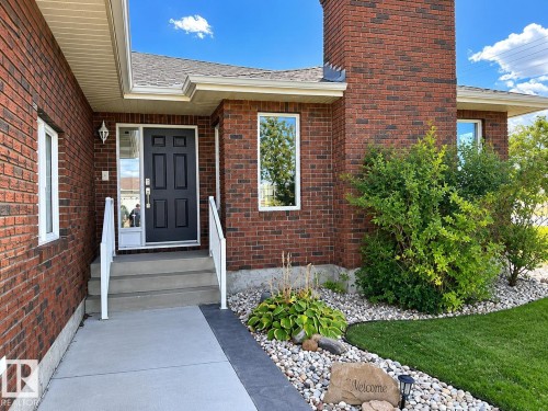 5413 47 Avenue   Vegreville, AB T9C 1N4