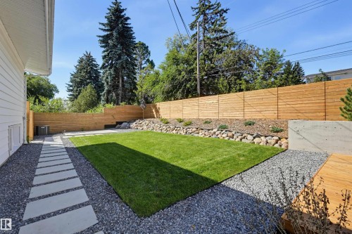 8712 136 Street Nw, Edmonton, AB 