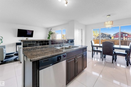 3908 166 Avenue Nw, Edmonton, AB 