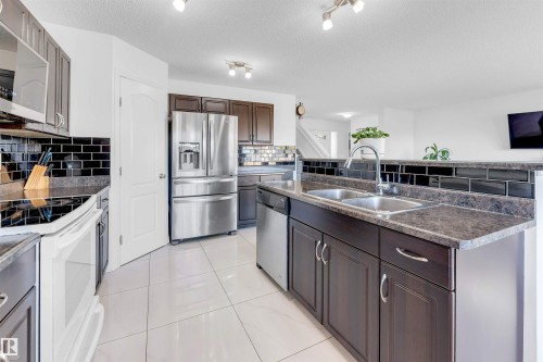 3908 166 Avenue Nw, Edmonton, AB 