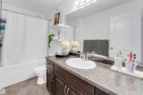 3908 166 Avenue Nw, Edmonton, AB 