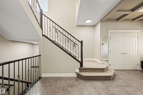 2422 Warry Place Sw, Edmonton, AB 