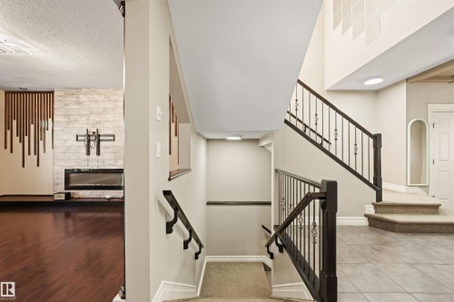 2422 Warry Place Sw, Edmonton, AB 