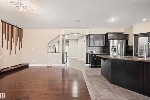 2422 Warry Place Sw, Edmonton, AB 