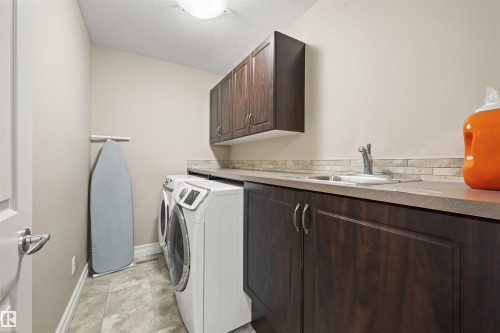 2422 Warry Place Sw, Edmonton, AB 