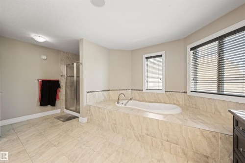 2422 Warry Place Sw, Edmonton, AB 