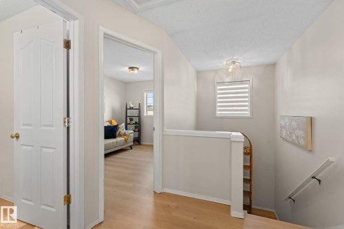 9806 179 Avenue Nw, Edmonton, AB 