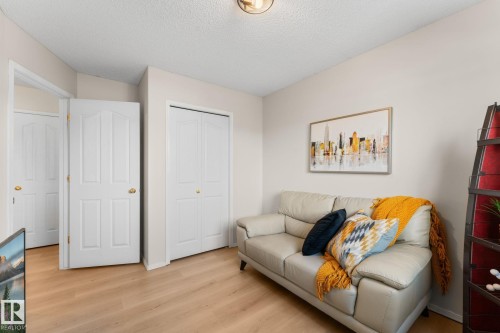 9806 179 Avenue Nw, Edmonton, AB 