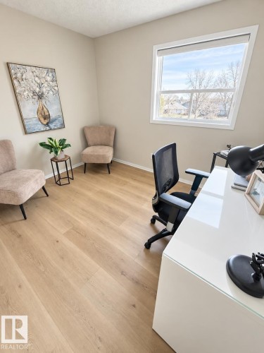 9806 179 Avenue Nw, Edmonton, AB 