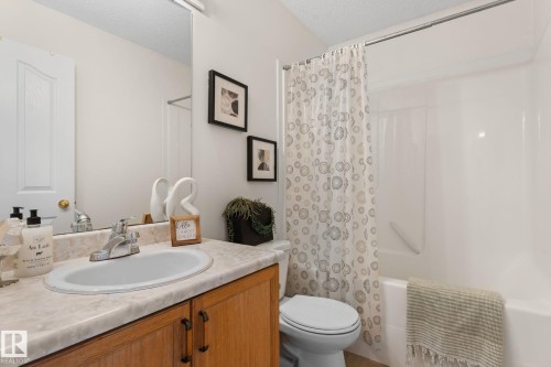 9806 179 Avenue Nw, Edmonton, AB 