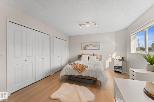 9806 179 Avenue Nw, Edmonton, AB 