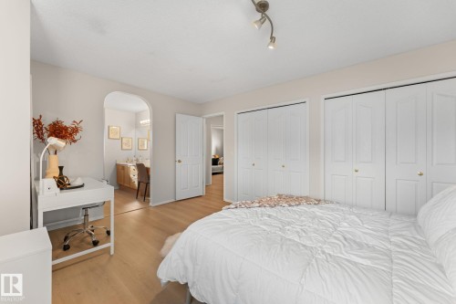 9806 179 Avenue Nw, Edmonton, AB 