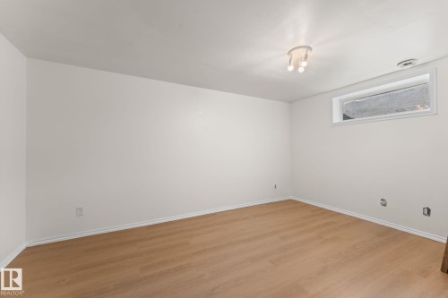 9806 179 Avenue Nw, Edmonton, AB 