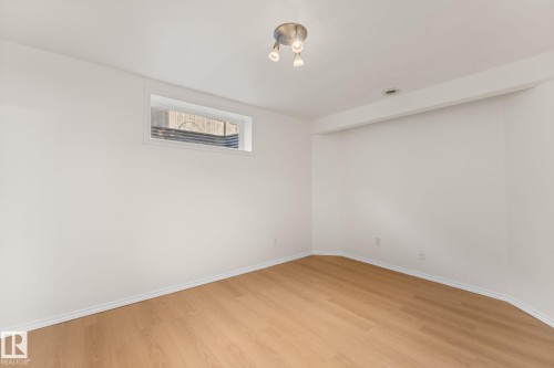 9806 179 Avenue Nw, Edmonton, AB 
