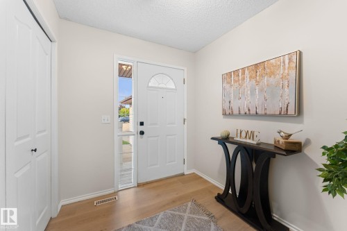 9806 179 Avenue Nw, Edmonton, AB 