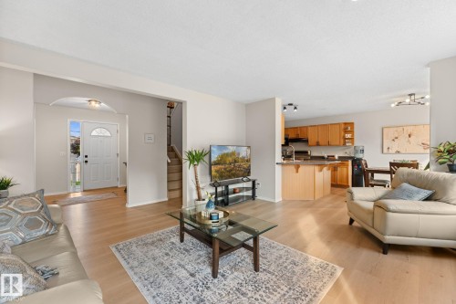 9806 179 Avenue Nw, Edmonton, AB 