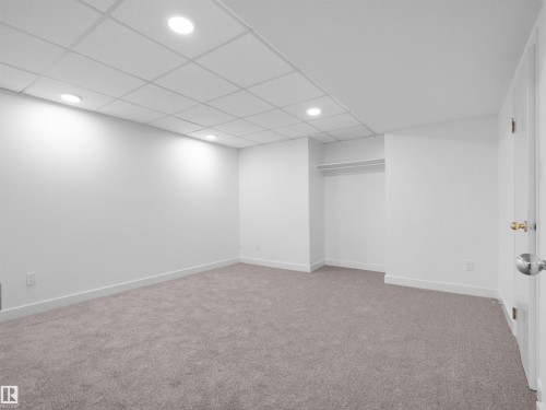 2908 44A Avenue Nw, Edmonton, AB 