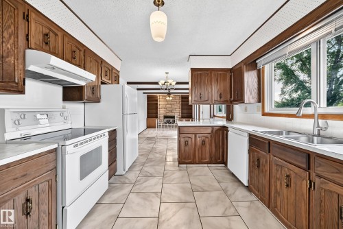 7355 18 Avenue Nw, Edmonton, AB 