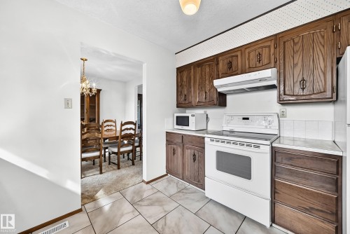 7355 18 Avenue Nw, Edmonton, AB 