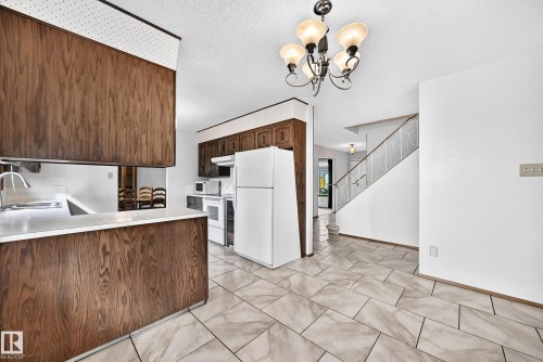 7355 18 Avenue Nw, Edmonton, AB 