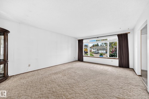 7355 18 Avenue Nw, Edmonton, AB 