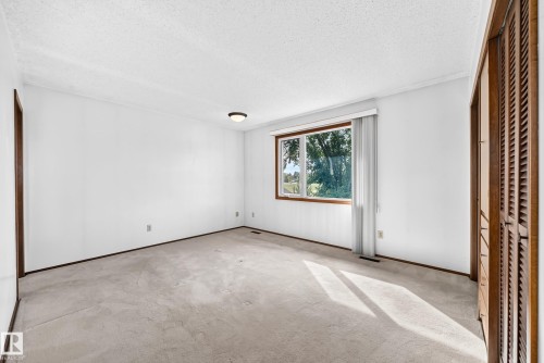 7355 18 Avenue Nw, Edmonton, AB 