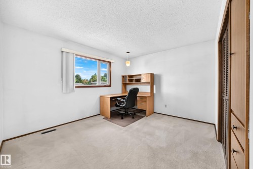 7355 18 Avenue Nw, Edmonton, AB 