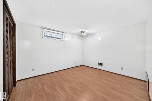 7355 18 Avenue Nw, Edmonton, AB 