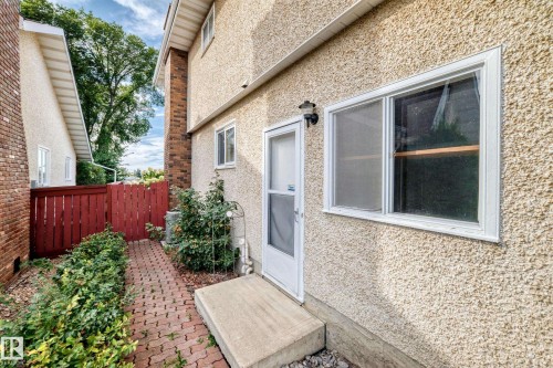 7355 18 Avenue Nw, Edmonton, AB 
