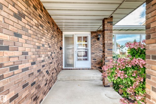 7355 18 Avenue Nw, Edmonton, AB 