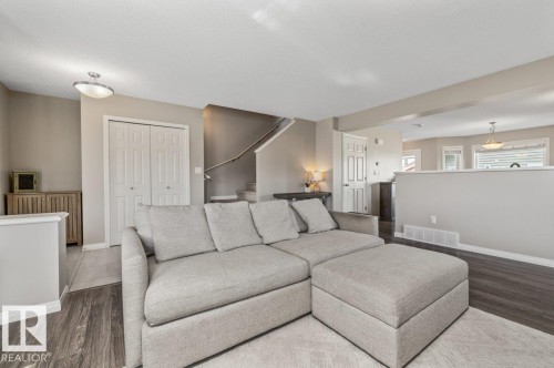 6906 23 Avenue Sw, Edmonton, AB 