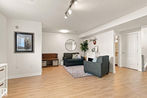 1908 36 Avenue Nw, Edmonton, AB 