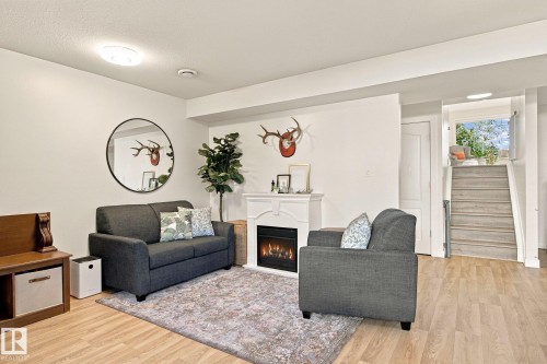 1908 36 Avenue Nw, Edmonton, AB 