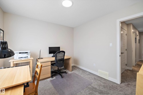 7817 Yorke Road Nw, Edmonton, AB 