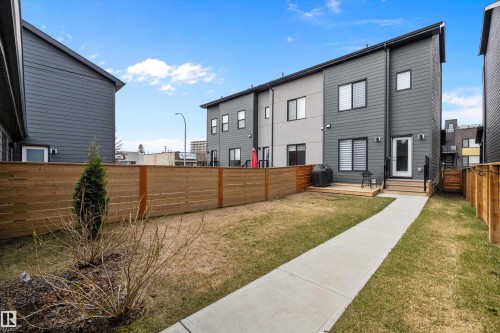 7817 Yorke Road Nw, Edmonton, AB 