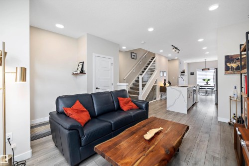 7817 Yorke Road Nw, Edmonton, AB 