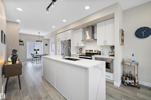 7817 Yorke Road Nw, Edmonton, AB 