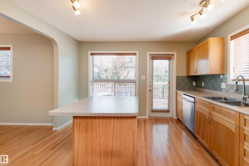 812 Barnes Link Sw, Edmonton, AB 